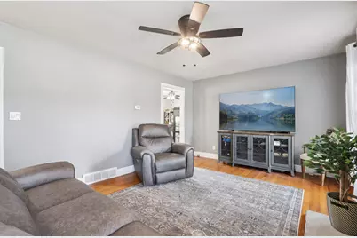 155  Concord Ln, West Bend, WI 53095 - Photo 6