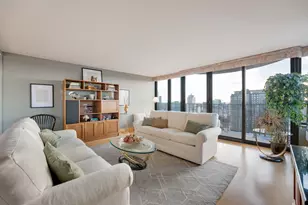 929 N Astor St, Milwaukee, WI 53202 - Photo 6