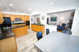 12437 N Emily Ln, Mequon, WI 53092 - Photo 8