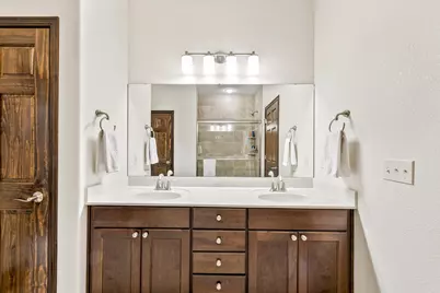 10194 S 34th St, Franklin, WI 53132 - Photo 24