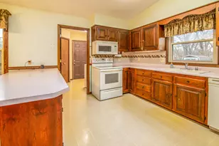 5041 Creek Haven Rd, Sun Prairie, WI 53527 - Photo 10