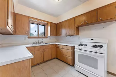 4750 N 70th St, Milwaukee, WI 53218 - Photo 8