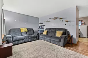 6239 S Kirkwood Ave, Cudahy, WI 53110 - Photo 8