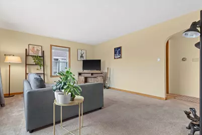 3914 W Scott St #3916, West Milwaukee, WI 53215 - Photo 6