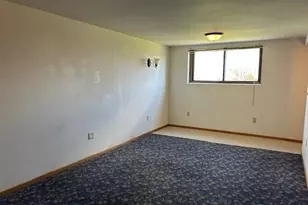 908 Kings Ridge Ct, West Bend, WI 53090 - Photo 10
