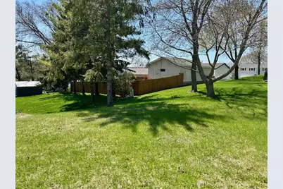 908  Kings Ridge Ct #E, West Bend, WI 53090 - Photo 14