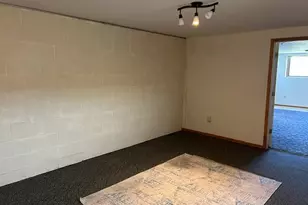 908 Kings Ridge Ct, West Bend, WI 53090 - Photo 12