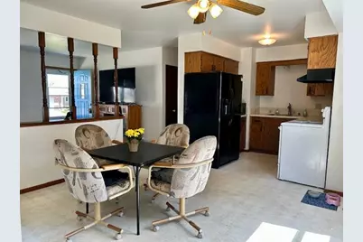 908  Kings Ridge Ct #E, West Bend, WI 53090 - Photo 4