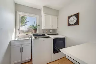 8570 W Hawthorne Ln, Franklin, WI 53132 - Photo 22
