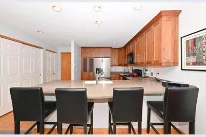 1600 W Green Tree Rd #202, Glendale, WI 53209 - Photo 10