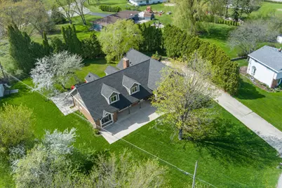 2003 S Valley Spring Dr, New Berlin, WI 53151 - Photo 6