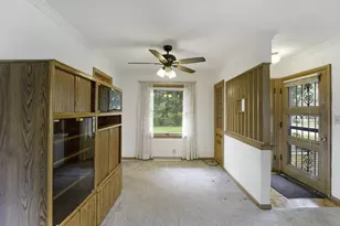 9830 W Metcalf Pl, Milwaukee, WI 53222 - Photo 4