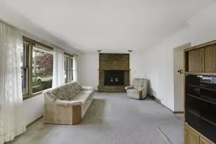 9830 W Metcalf Pl, Milwaukee, WI 53222 - Photo 2