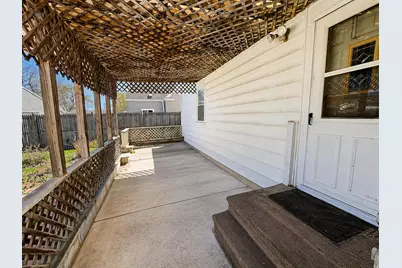 2205  Hayes Ave, Racine, WI 53405 - Photo 4