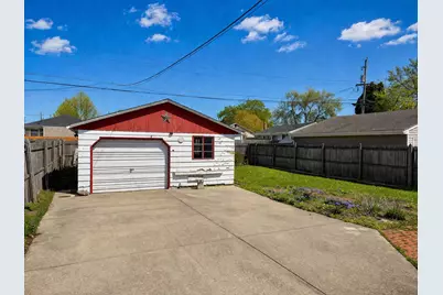 2205  Hayes Ave, Racine, WI 53405 - Photo 6