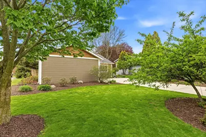 2321  Macarthur Rd, Waukesha, WI 53188 - Photo 6