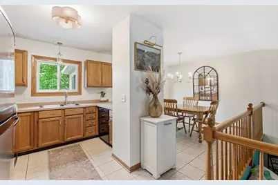 2321  Macarthur Rd, Waukesha, WI 53188 - Photo 12