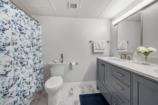 1633 N Prospect Ave, Milwaukee, WI 53202 - Photo 24