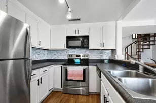 1633 N Prospect Ave, Milwaukee, WI 53202 - Photo 4