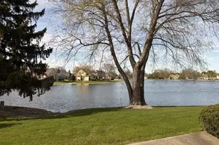 2314 W Dickinson Ct, Mequon, WI 53092 - Photo 2