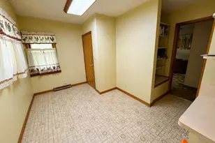 5874 N 67th St, Milwaukee, WI 53218 - Photo 10