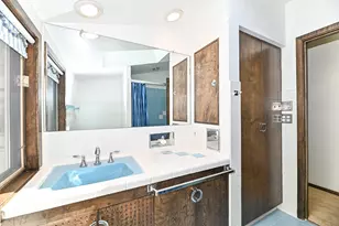 301 W Indian Creek Ct, Fox Point, WI 53217 - Photo 34