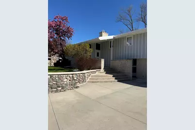 301 W Indian Creek Ct, Fox Point, WI 53217 - Photo 1