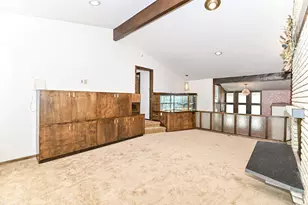 301 W Indian Creek Ct, Fox Point, WI 53217 - Photo 10