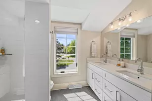 134 E Trillium Ct, Mequon, WI 53092 - Photo 24