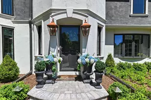 134 E Trillium Ct, Mequon, WI 53092 - Photo 2