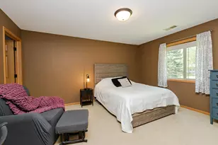 984 Spring Ct, Newburg, WI 53095 - Photo 10
