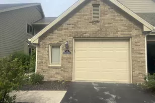 W240N2160 Dorchester Dr, Pewaukee, WI 53072 - Photo 2