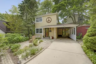 3061 N Gordon Cir, Milwaukee, WI 53212 - Photo 2