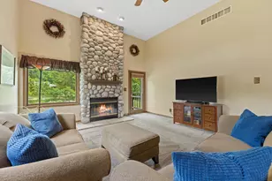 N60W23922 Butternut Ln, Sussex, WI 53089 - Photo 12