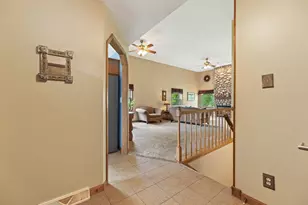 N60W23922 Butternut Ln, Sussex, WI 53089 - Photo 8