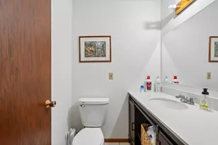 21180 Mary Lynn Dr, Brookfield, WI 53045 - Photo 18