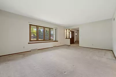 4217  Harvest Ln, Racine, WI 53402 - Photo 6