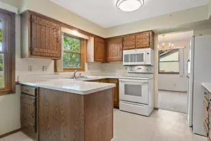 4217 Harvest Ln, Racine, WI 53402 - Photo 12