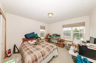 3944 W Valley View Dr, Franklin, WI 53132 - Photo 8