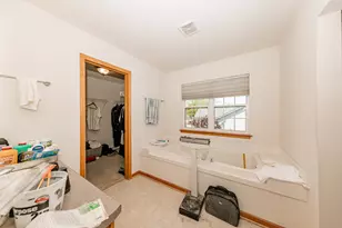 3944 W Valley View Dr, Franklin, WI 53132 - Photo 12