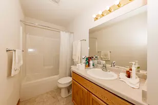 3944 W Valley View Dr, Franklin, WI 53132 - Photo 10