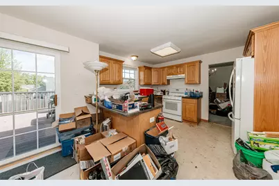 3944 W Valley View Dr, Franklin, WI 53132 - Photo 6