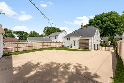 4617 N Sheffield Ave, Whitefish Bay, WI 53211 - Photo 24