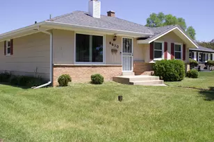 6650 W Clovernook Ct, Milwaukee, WI 53223 - Photo 4