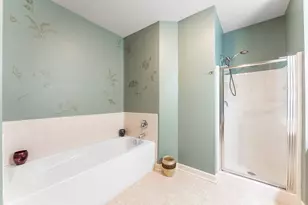 4120 S Lake Dr, Saint Francis, WI 53235 - Photo 12