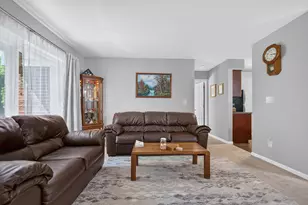W168N11065 Ashbury Cir, Germantown, WI 53022 - Photo 6