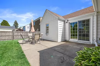 804  Florence Ave, Racine, WI 53402 - Photo 40