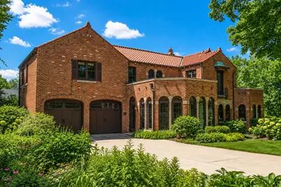 6150  Washington Cir, Wauwatosa, WI 53213 - Photo 32