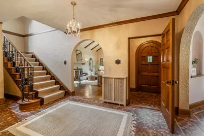 6150  Washington Cir, Wauwatosa, WI 53213 - Photo 4