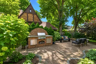 6150  Washington Cir, Wauwatosa, WI 53213 - Photo 30